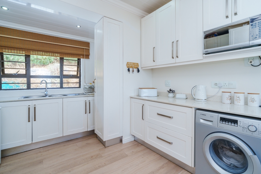 2 Bedroom Property for Sale in Kalk Bay Western Cape